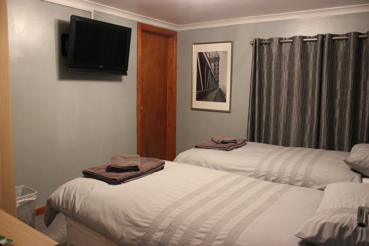 The New Lodge Pontardawe Екстериор снимка