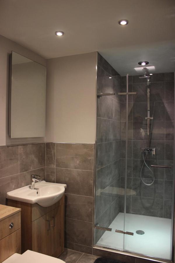The New Lodge Pontardawe Екстериор снимка
